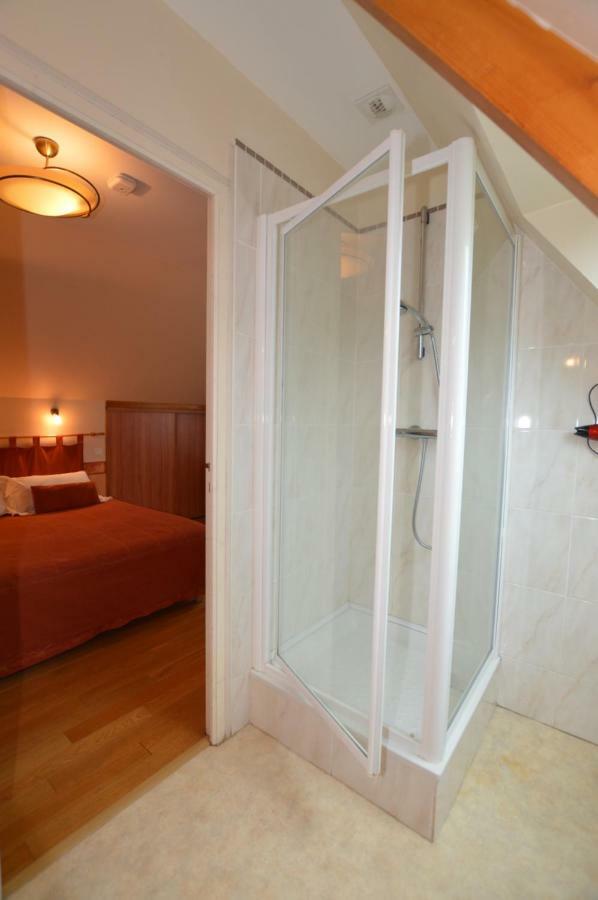 La Roche Bed & Breakfast Saint-Etienne-en-Cogles Dış mekan fotoğraf